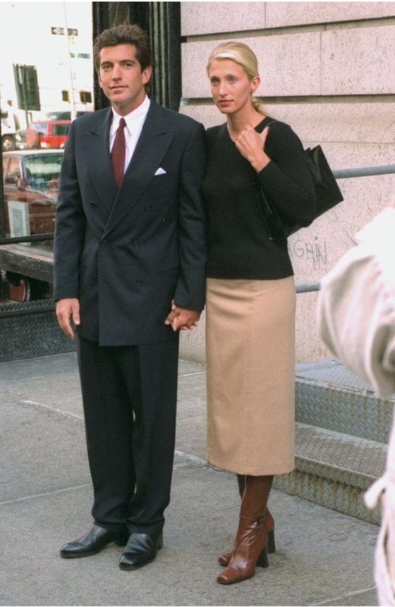 Carolyn Bessette Kennedy brown and black style